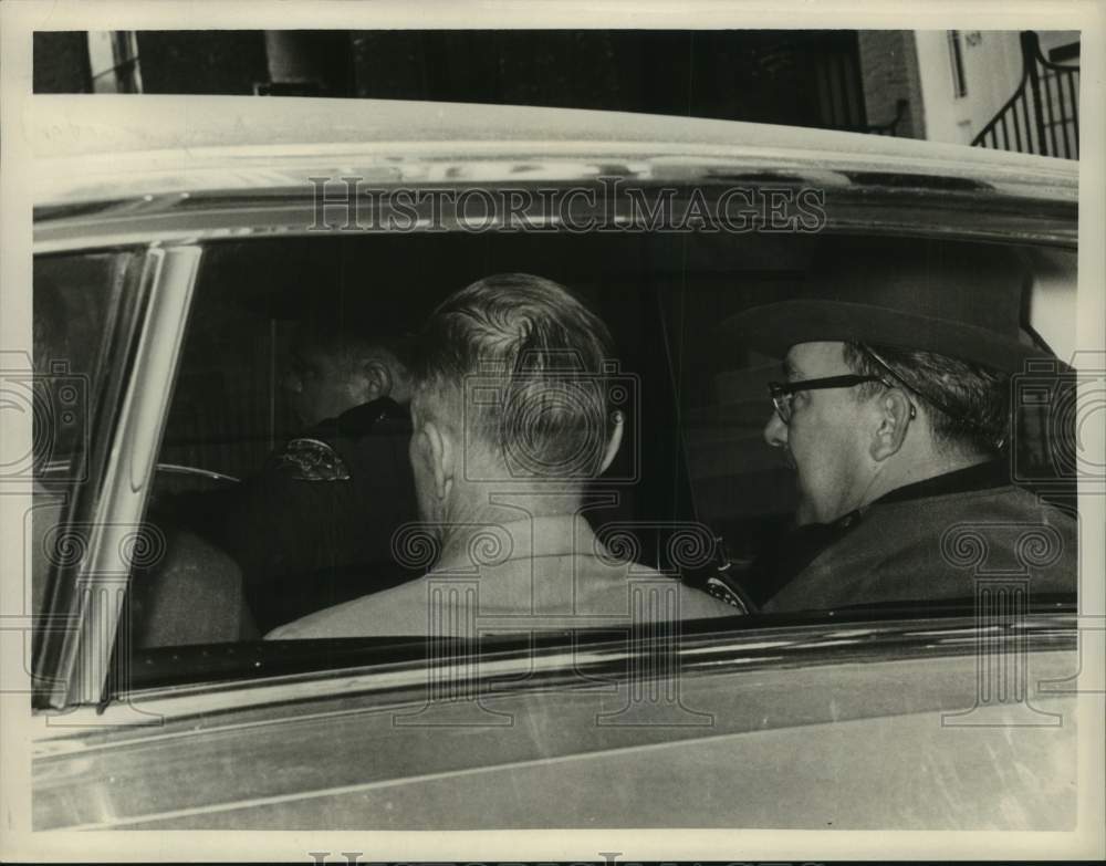 1964 Press Photo Accused murdered Harold Linn in back of Albany, NY police car