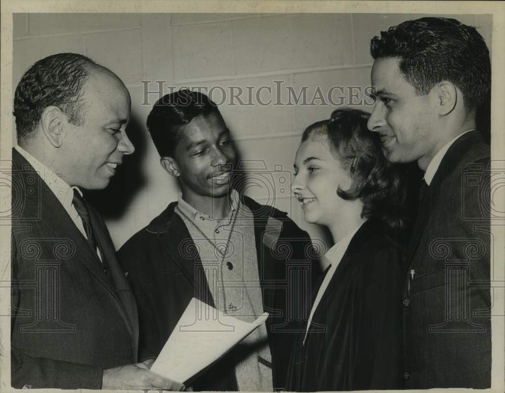 1964 Press Photo Edmund J O'Neal, Jr, meets with students on career day in NY