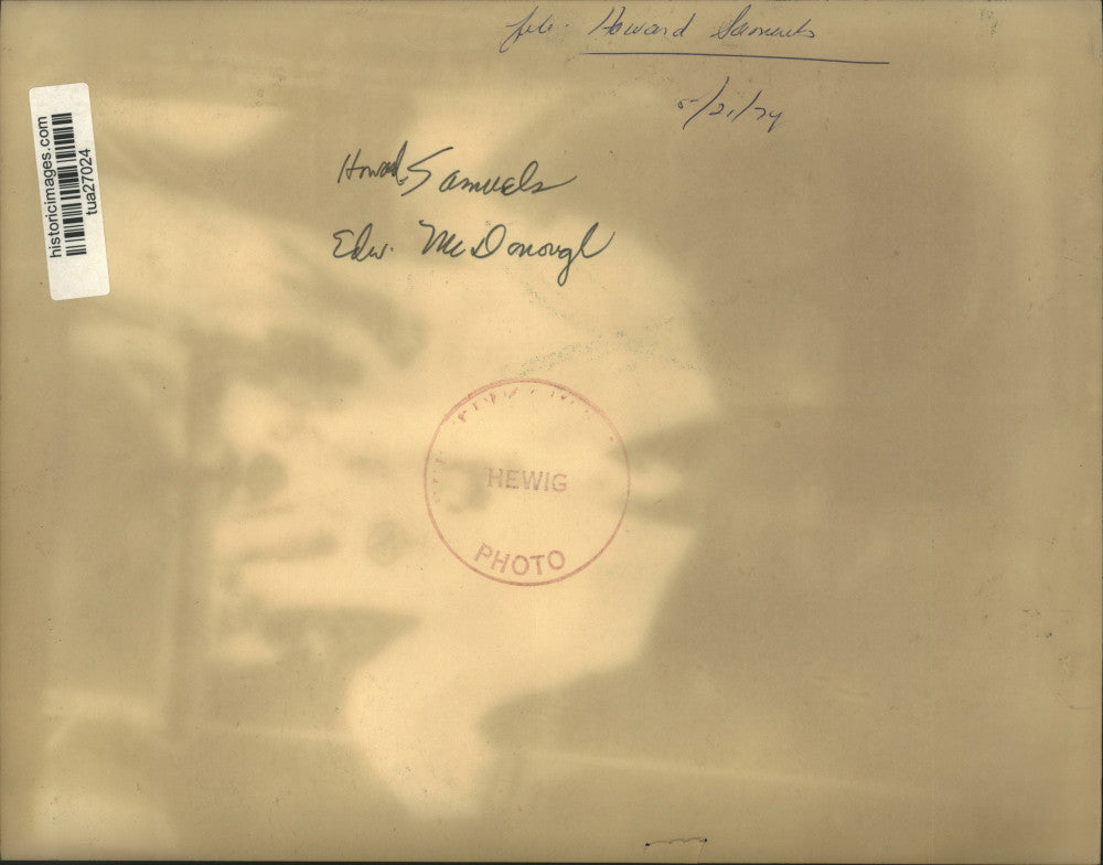 1974 Press Photo Howard Samuels and Edward McDonough speak to press in New York