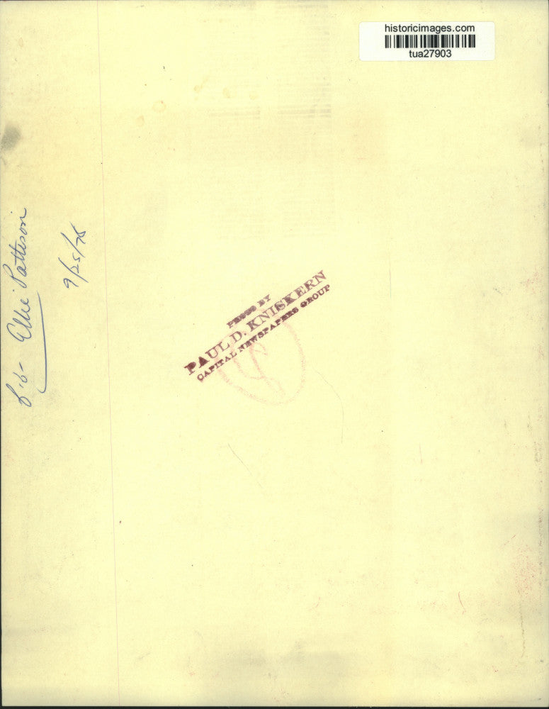 1978 Press Photo Ellie Patterson wears political shirt in New York - tua27903