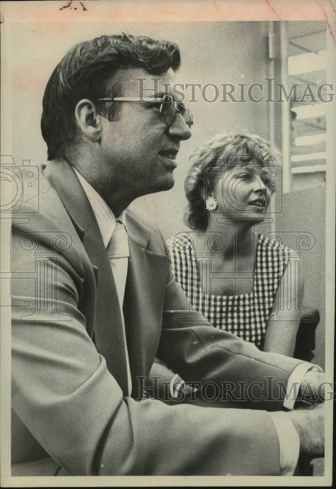 1975 Press Photo US Congressmen Edward Pattison with his wife in New York
