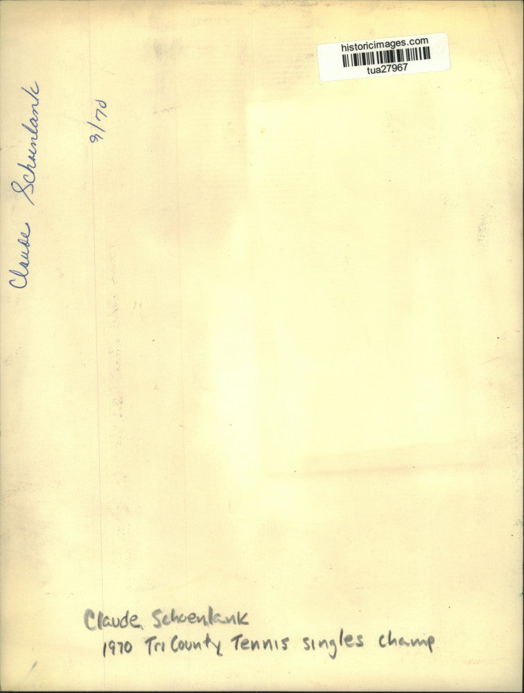 1970 Press Photo Claude Schoenlank, Tri County Tennis singles champ hits shot