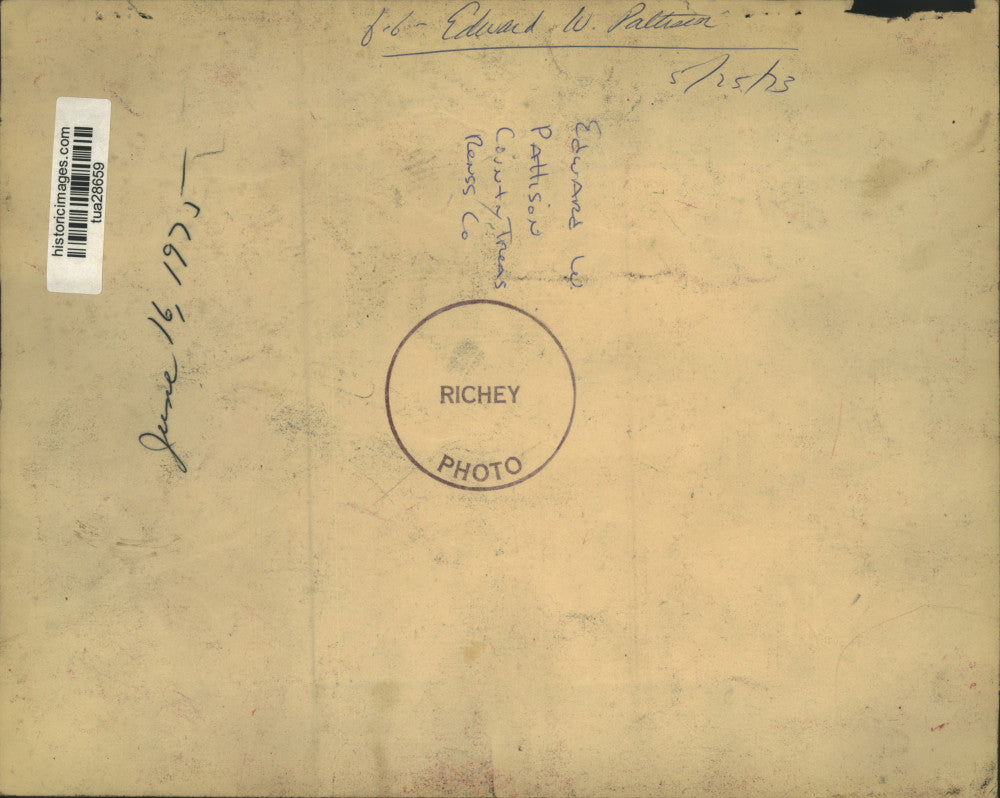 1973 Press Photo Edward W Pattison, Rensselaer County Treasurer, speaks to media