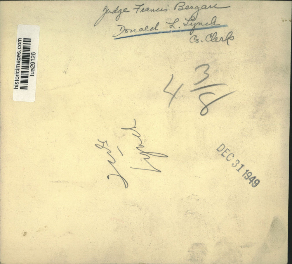 1949 Press Photo Judge Francis Bergau and Donald L Lynch, sign large book