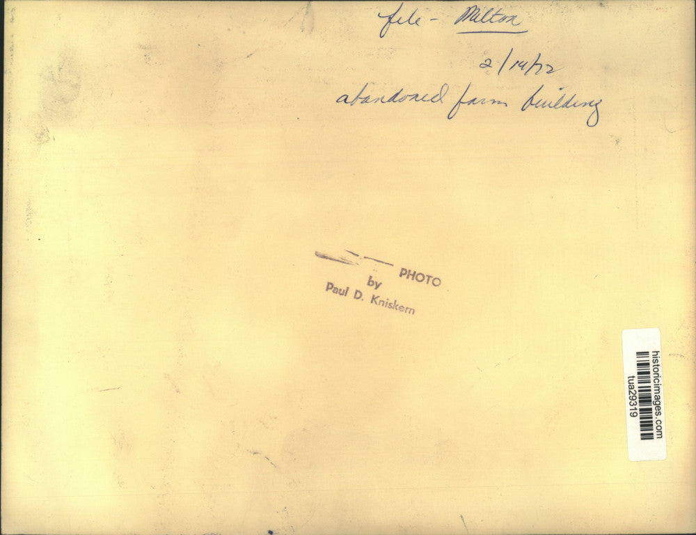 1972 Press Photo Abandoned farm building in Milton, New York - tua29319