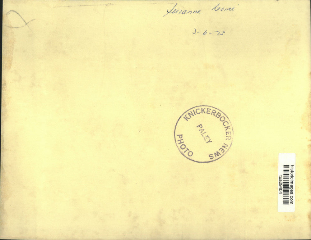 1973 Press Photo Suzanne Levine smiles for photo - tua29404