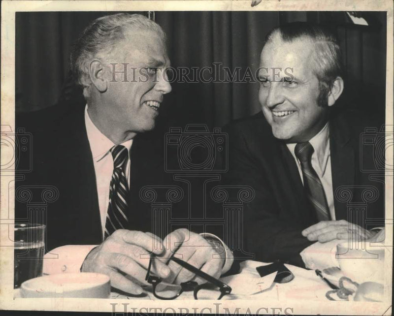 Load image into Gallery viewer, 1972 Press Photo Perry Duryea with Robert Lynch in New York - tua29497
