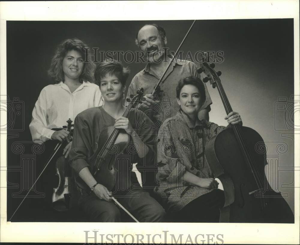 1991 Press Photo Lydian String Quartet members pose for photo - tua29728- Historic Images