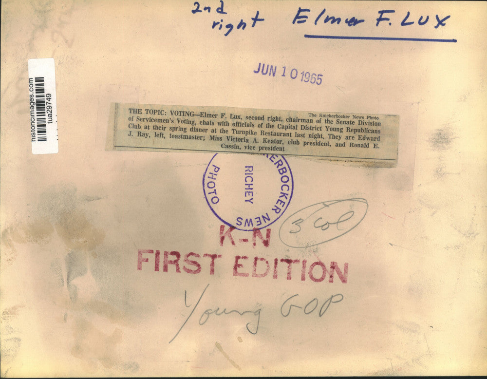 1965 Press Photo Elmer F Lux talks to Capital District Young Republicans