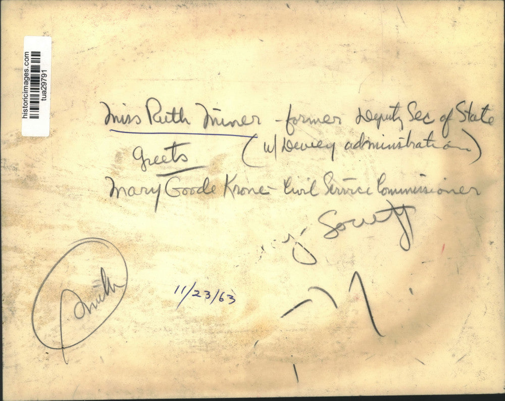 1963 Press Photo Ruth Miner greets Mary Goode Kronet in Albany, New York