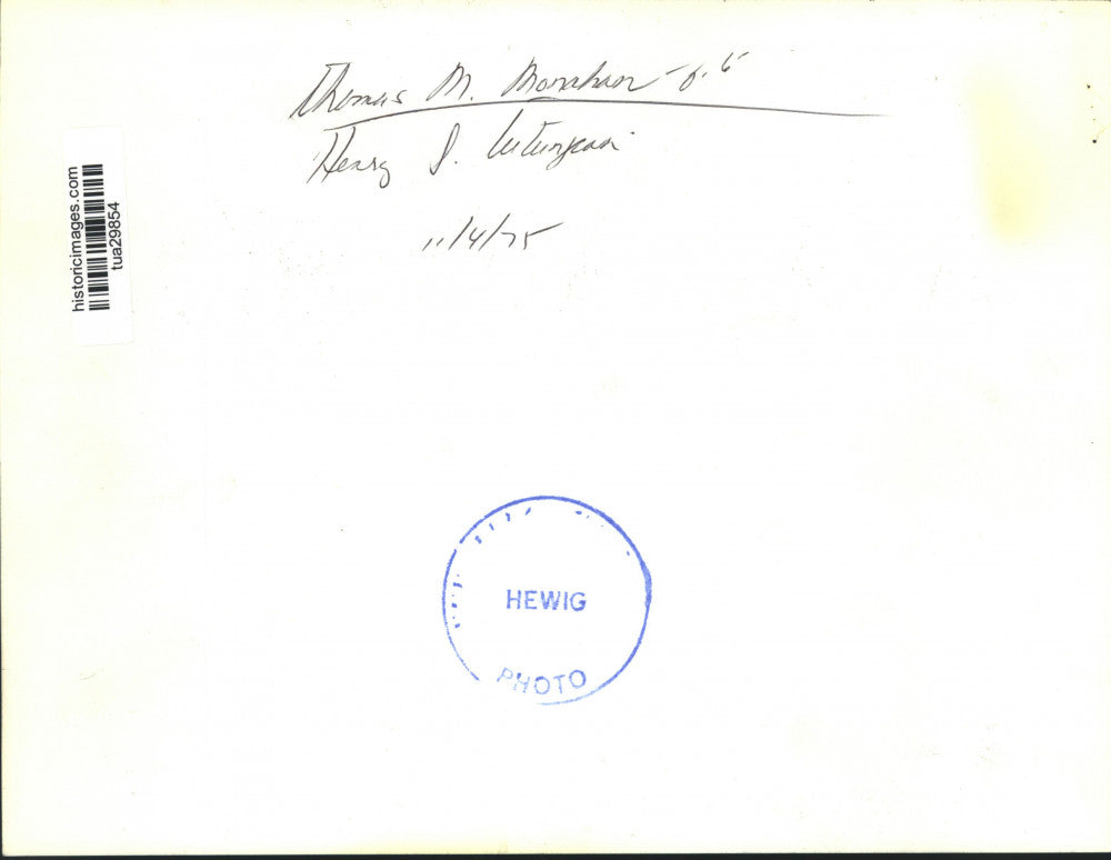 1975 Press Photo Men look over voting machine report in Albany, New York