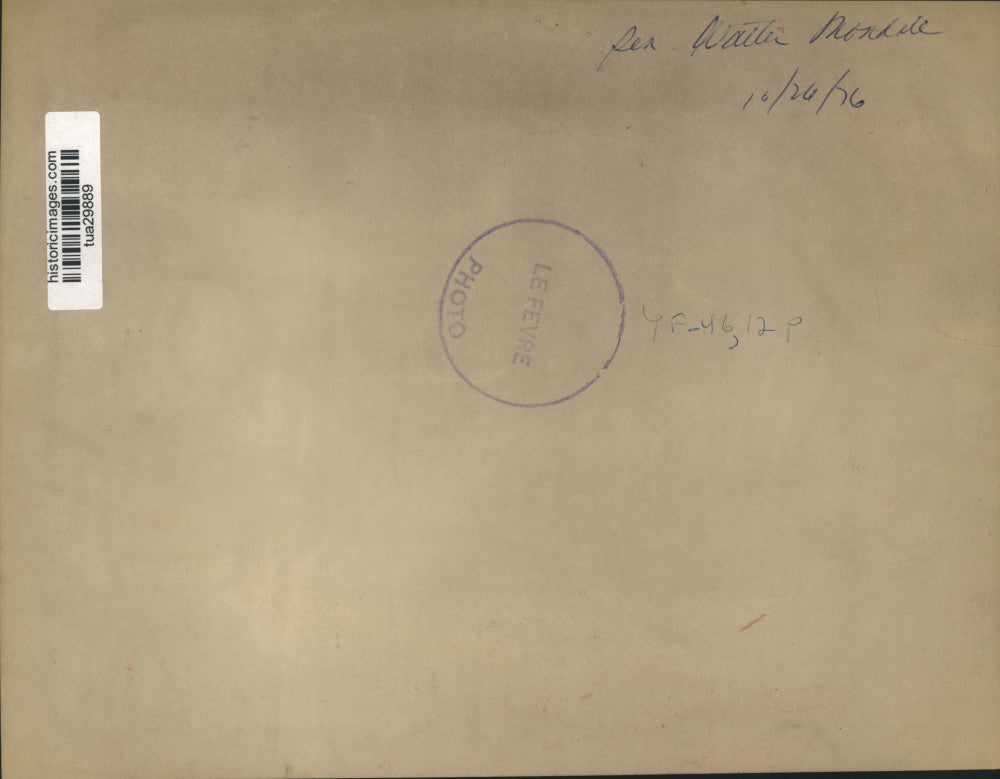 1976 Press Photo Senator Walter Mondale exits airplane in New York - tua29889