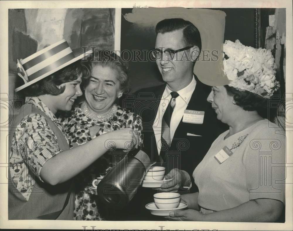 1964 Press Photo Guilderland, New York Women&#39;s Republican Club hosts Spring Tea