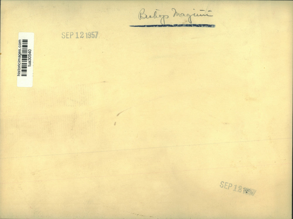 1957 Press Photo Bishop Edward Maginn celebrates Mass with other religious men