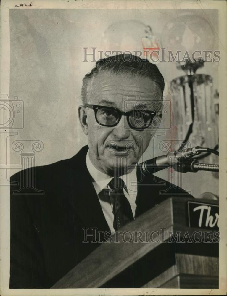 1968 Press Photo Arthur Levitt, Broker, New York - tua30828