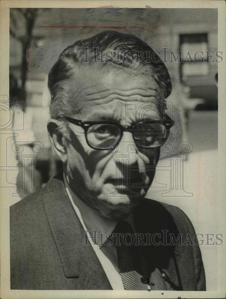 Load image into Gallery viewer, 1969 Press Photo New York State Comptroller Arthur Levitt Sr. at funeral
