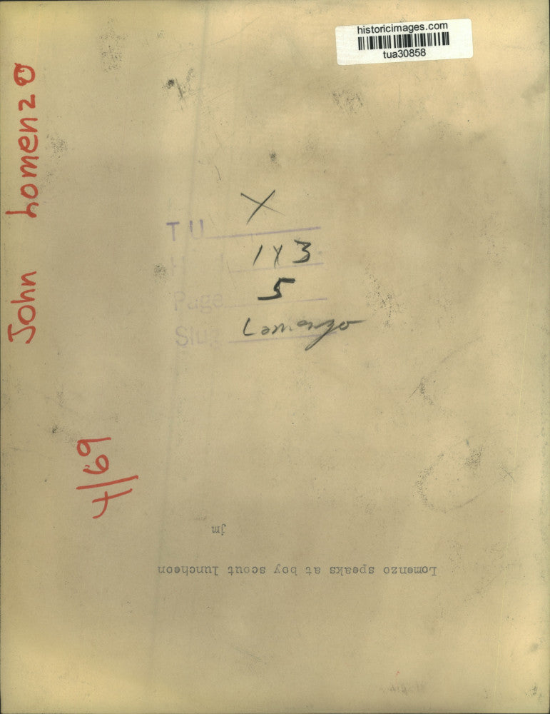 1969 Press Photo John Lomenzo speaks at a Boy Scout luncheon - tua30858