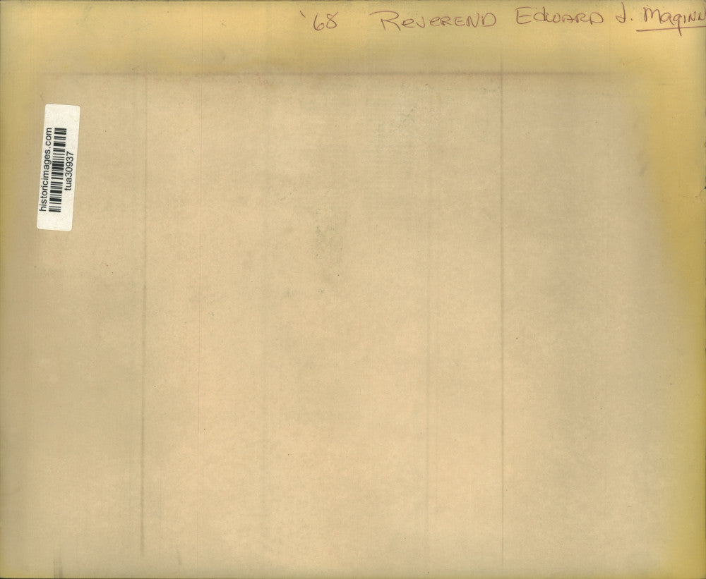 1968 Press Photo Bishop Edward J Maginn raises chalice during communion at mass