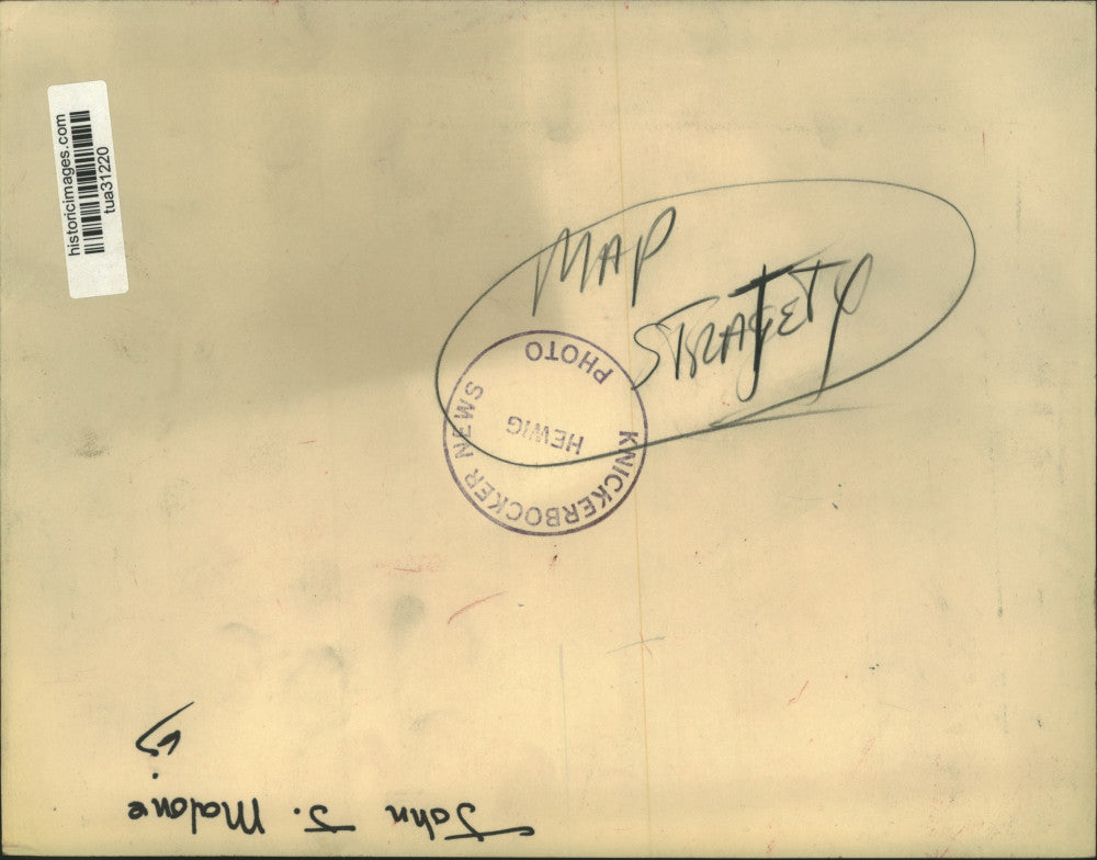 1967 Press Photo John Malone maps strategy with fellow politicians in New York