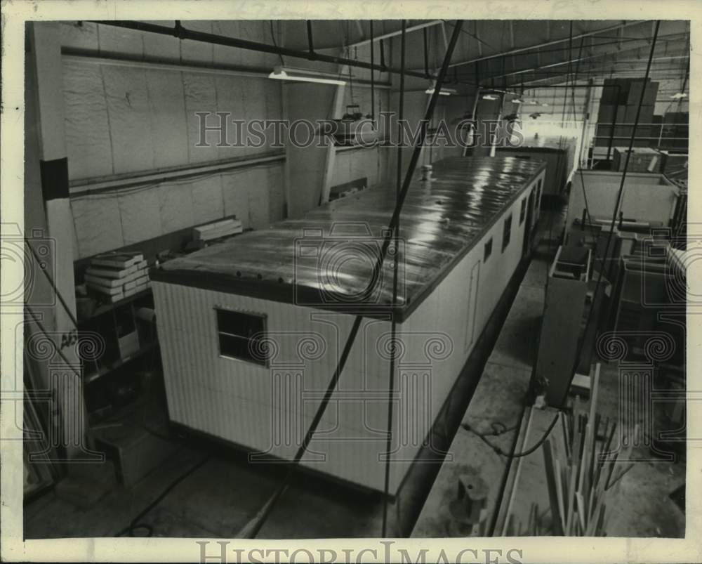 1972 Press Photo Mobile home being built at Festival Home plant, Saratoga, NY