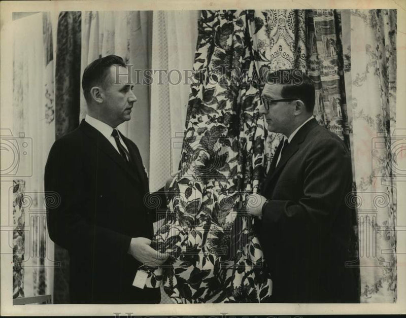 Load image into Gallery viewer, 1964 Press Photo Donald Barnhart &amp; Russell Marcus look at fabrics in Stuyvesant
