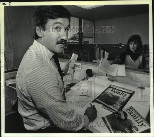 1991 Press Photo Edward Malone & Mara Berman, American Family magazine, New York- Historic Images