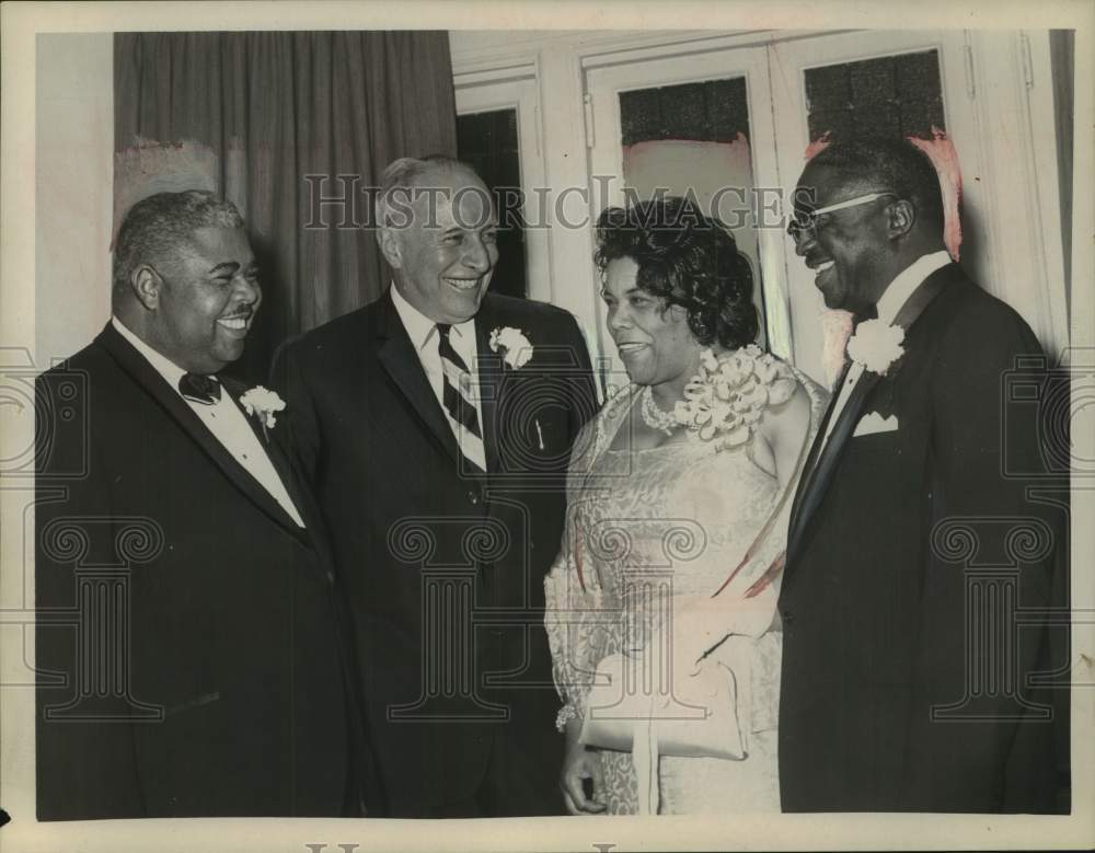 1967 Press Photo Albany, New York officials hold testimonial for Sara Logan