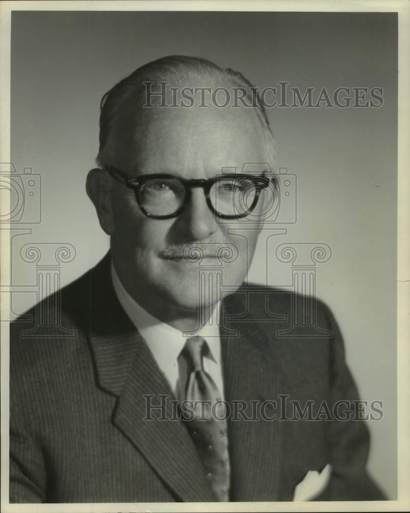 1970 Press Photo New York State Deputy Commerce Commissioner Howard MacPherson