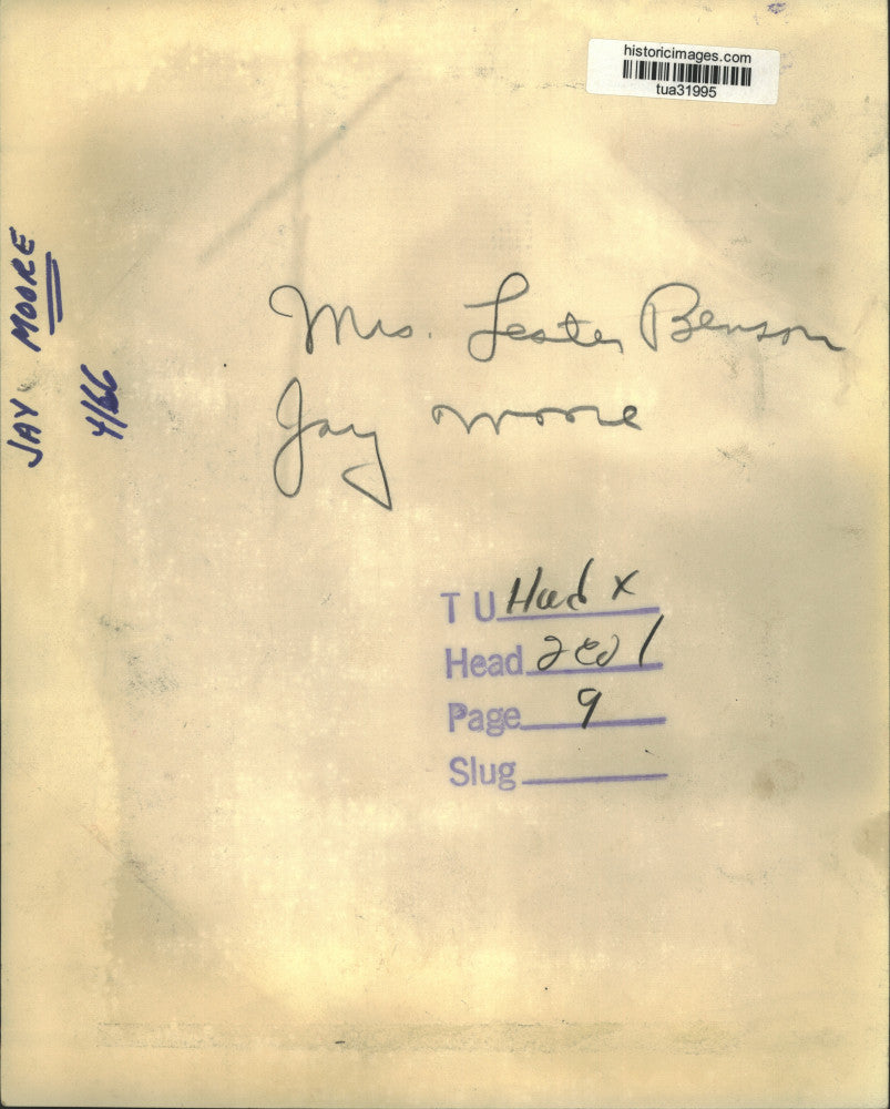 1966 Press Photo Mrs. Lester Benson with Jay Moore in New York office