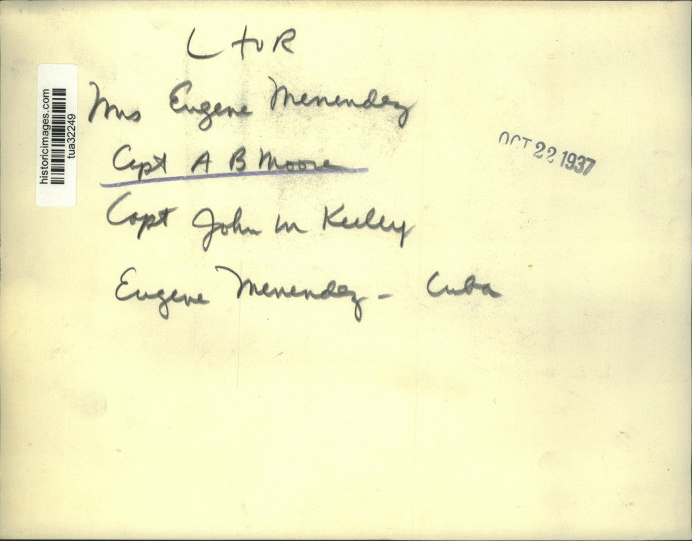 1937 Press Photo NY State Police Captain A. B. Moore has dinner with officials