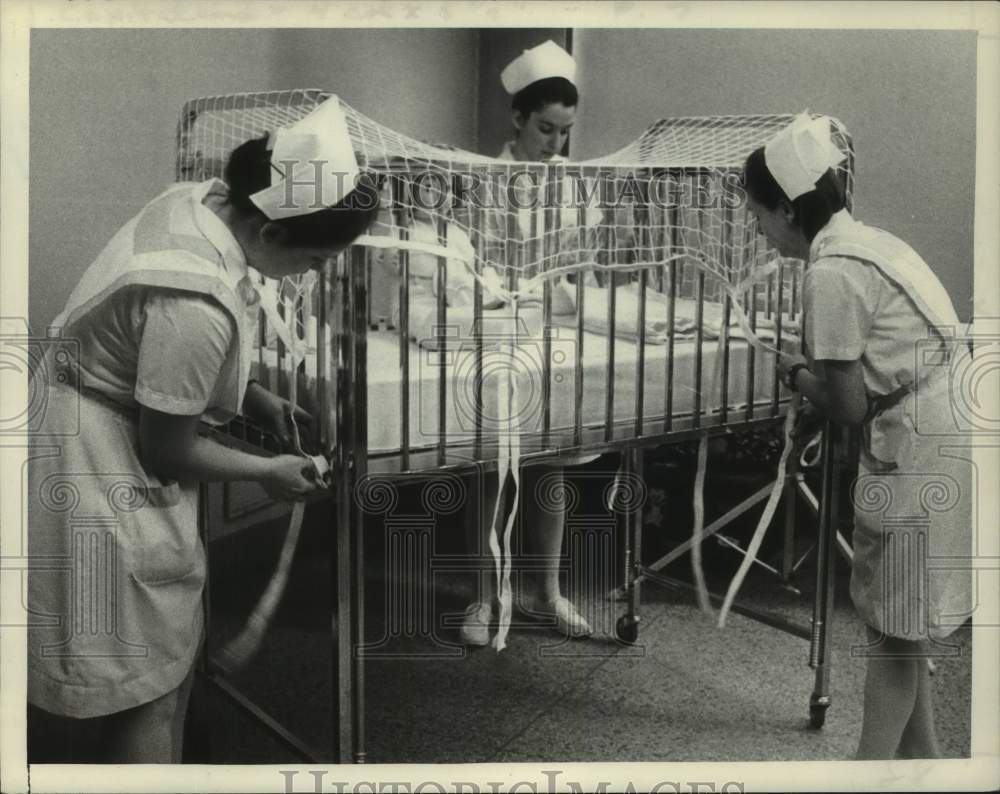 1973 Press Photo Nursing students in class at Albany, NY training center