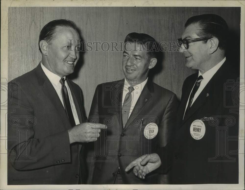 1965 Press Photo Philip W Bemis meets with Troy New York Kiwanis members