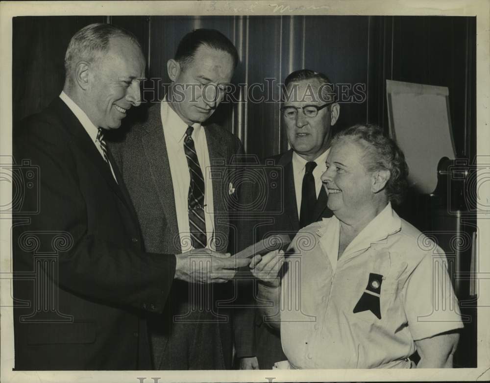 1961 Press Photo Albany, New York Mayor Corning meets with health officials