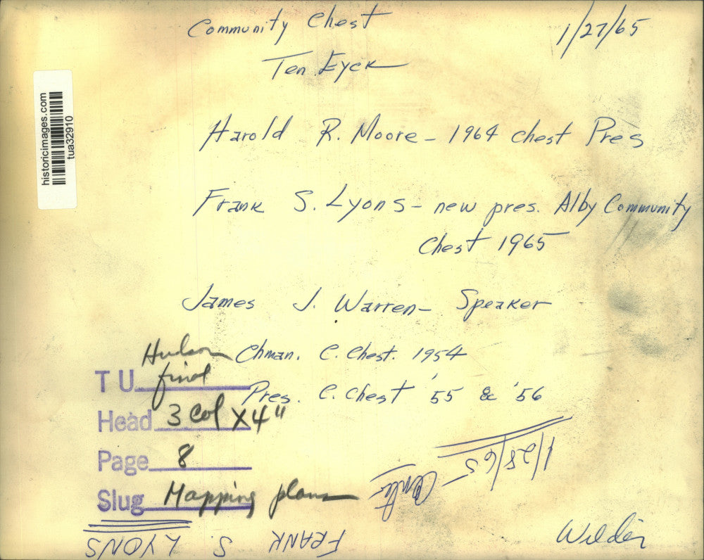 1965 Press Photo Community Chest officers converse at meeting in Ten Eyck, NY