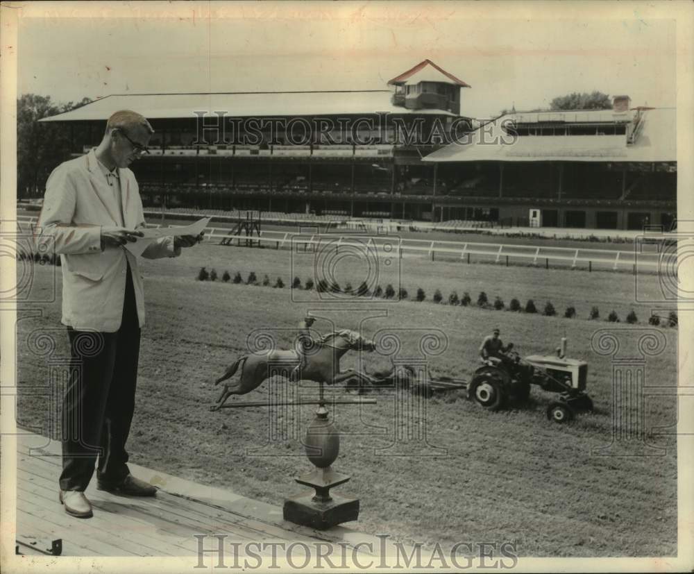 1961 Press PhotoEdward MacDermott, Manager, Saratoga Raceway, New York