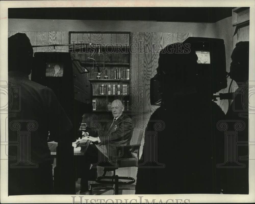 1971 Press Photo Charles MacGarrahan, State University of New York, Albany TV