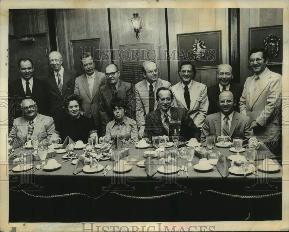 1973 Press Photo Credit union officials pose at dinner in New York - tua33001