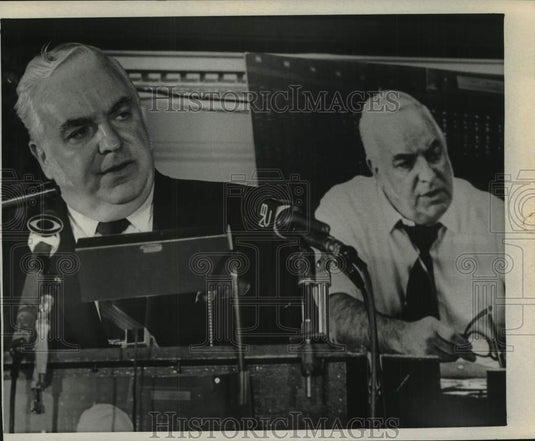 1970 Press Photo Thomas Mackell announces gubernatorial candidacy in Albany, NY