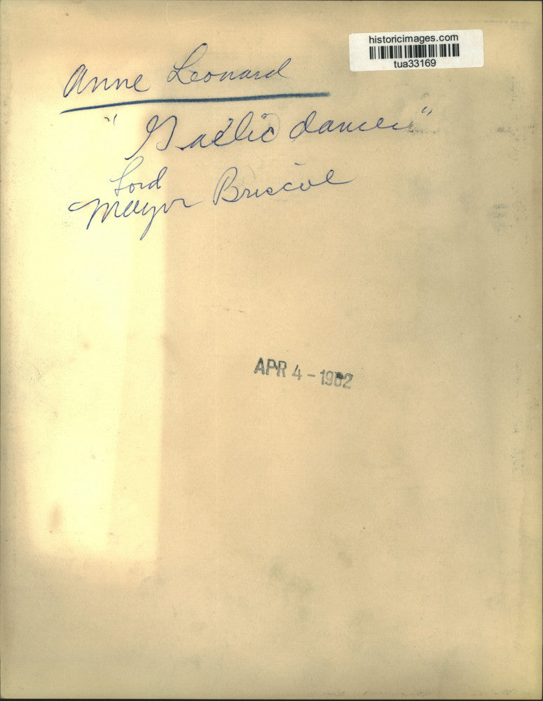 1962 Press Photo Anne Leonard with Lord Mayor Ben Brisoe of Dublin, Ireland