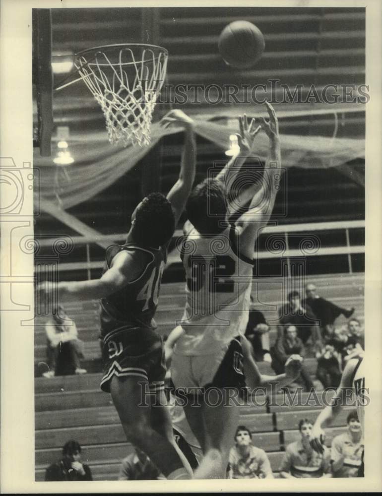 Press Photo Union College basketball action in Schenectady, New York - tua33227- Historic Images