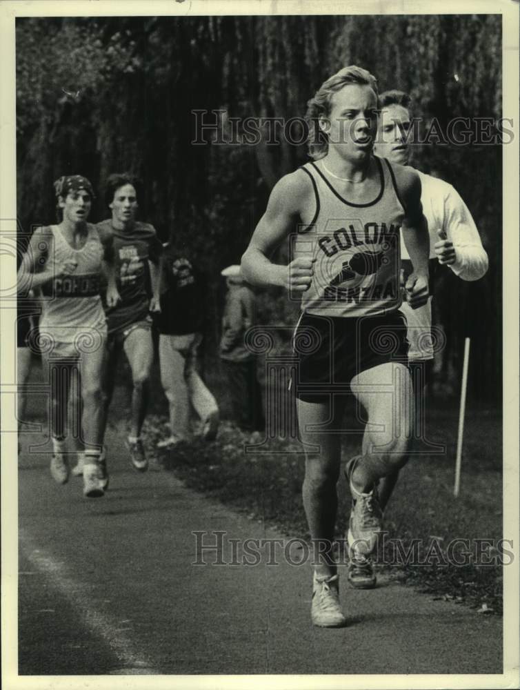 Press Photo High school runners compete in cross country race in New York- Historic Images