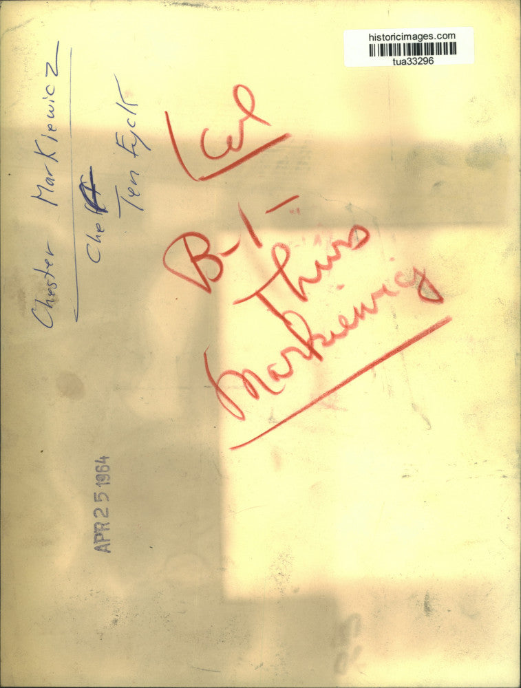 1964 Press Photo Chef Chester Markiewicz prepares food in Ten Eyck, New York