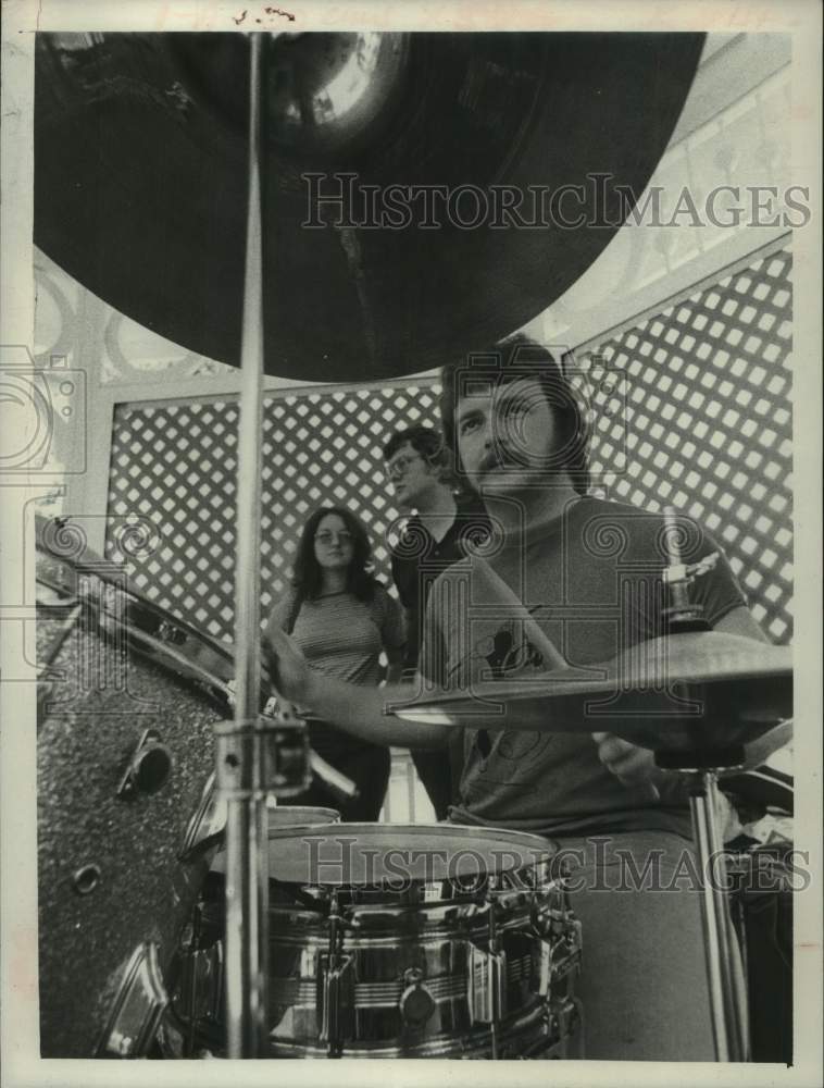 1979 Press Photo Drummer Trevor Mitchell sets world record at Saratoga, NY fair- Historic Images