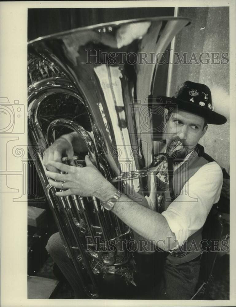 1984 Press Photo David Mitchell plays tuba at expo in New York - tua33366- Historic Images