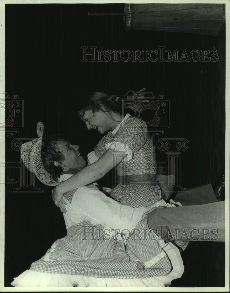 1982 Press Photo Cast of &quot;Oklahoma&quot; performs at Mac Haydn Theatre, Chatham, NY- Historic Images