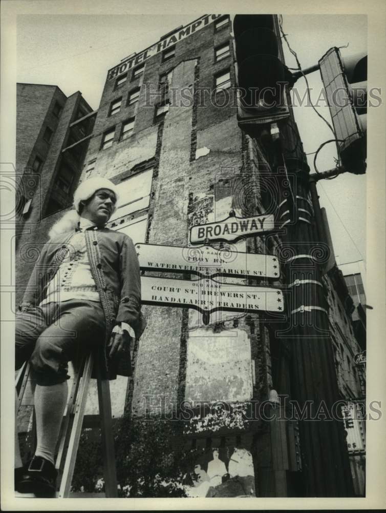1975 Press Photo Joseph Lynn, 8th Ward Alderman, Albany, New York - tua33429