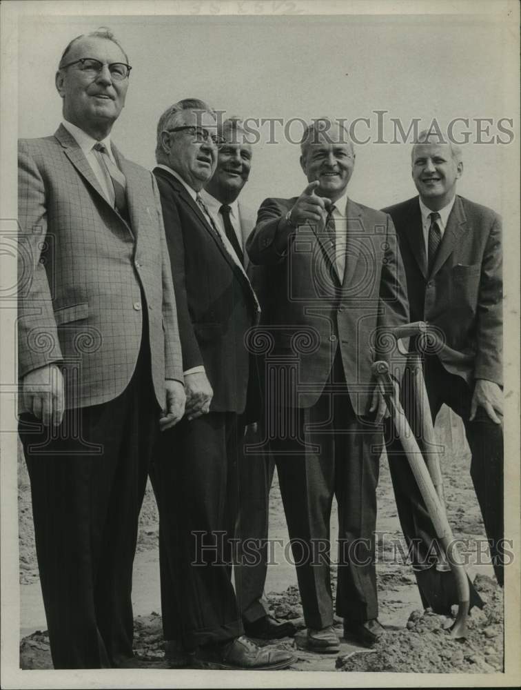 1968 Press Photo 5 men with shovels at groundbreaking ceremony for Blue Cross