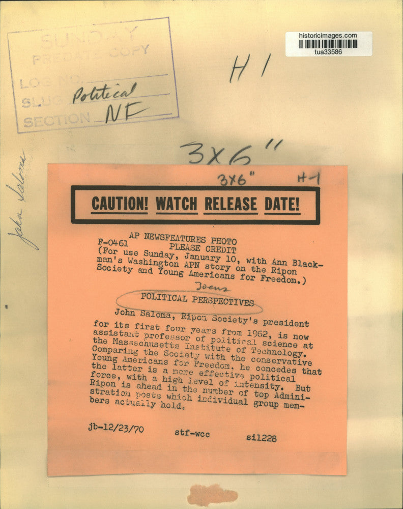 1970 Press Photo John Saloma, MIT political science professor sits at desk