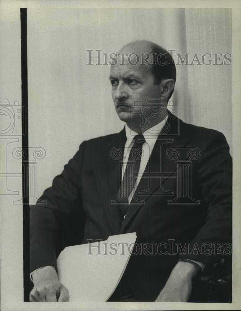 1973 Press Photo Professor John Mackiewicz, State University of New York, Albany