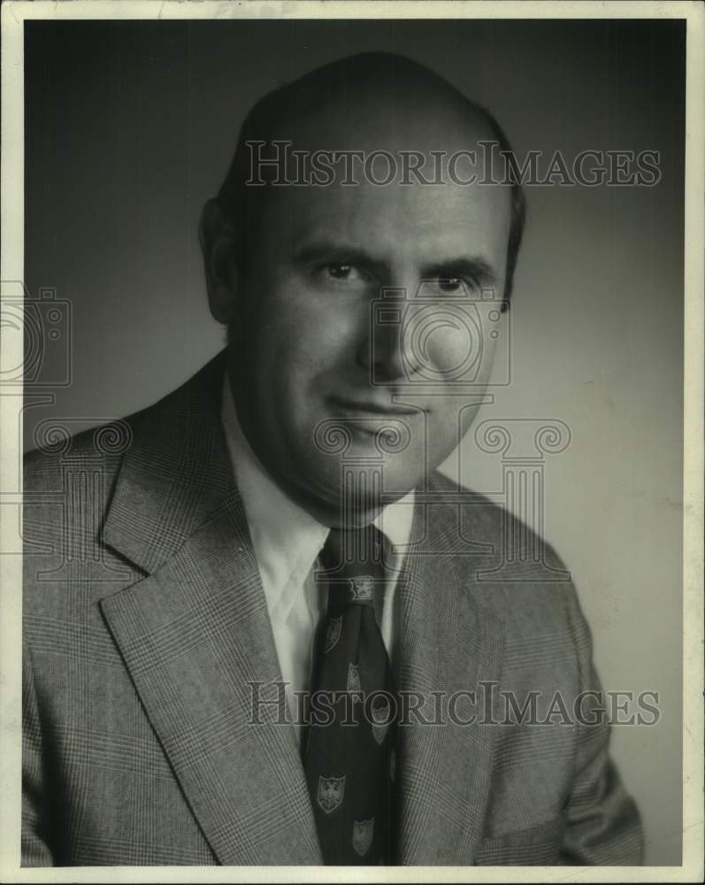 1974 Press Photo Guy O. Mabry sits for portrait - tua33748
